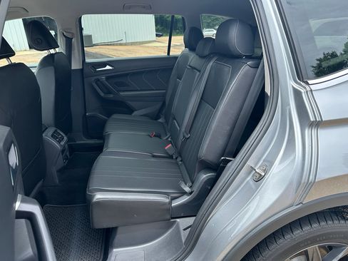 Used 2023 Volkswagen Tiguan SE FWD image 9