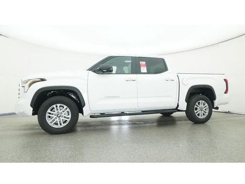 New 2026 Toyota Tundra SR5 AWD/4WD image 18
