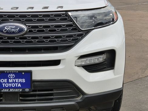Used 2022 Ford Explorer XLT w/ Equipment Group 202A RWD image 4