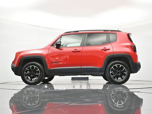 Used 2023 Jeep Renegade Latitude AWD/4WD image 43