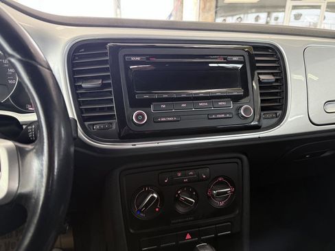 Used 2015 Volkswagen Beetle 1.8T image 38