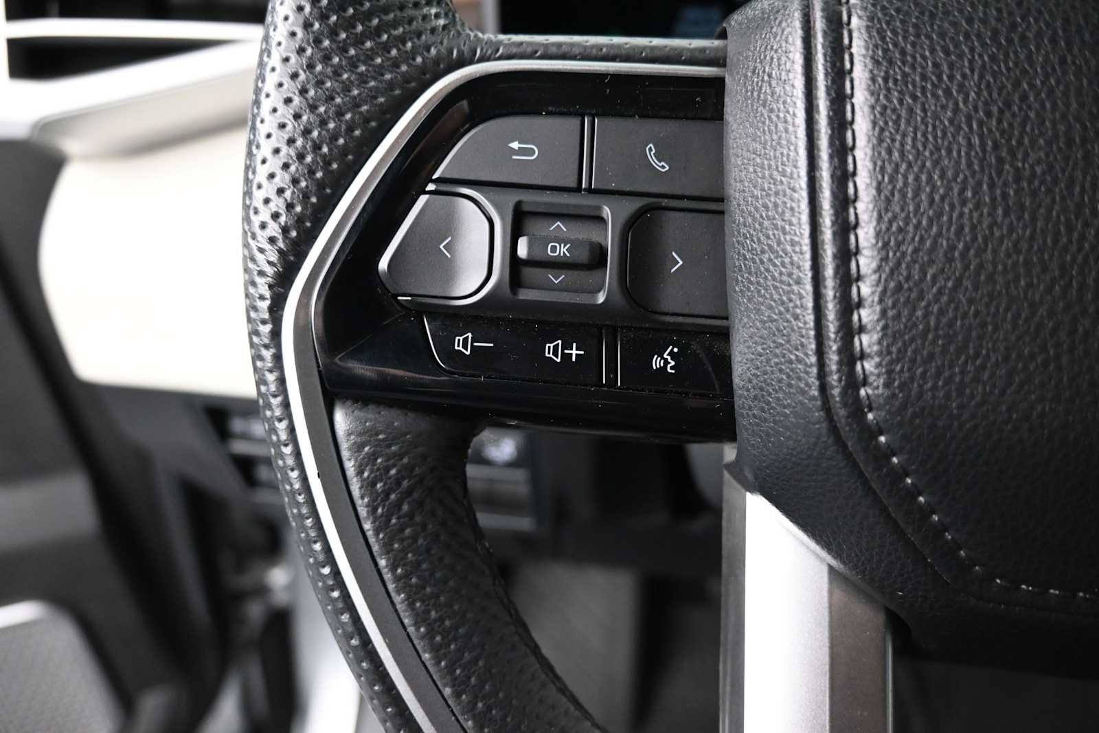 Used 2024 Toyota Sequoia Capstone AWD/4WD image 15