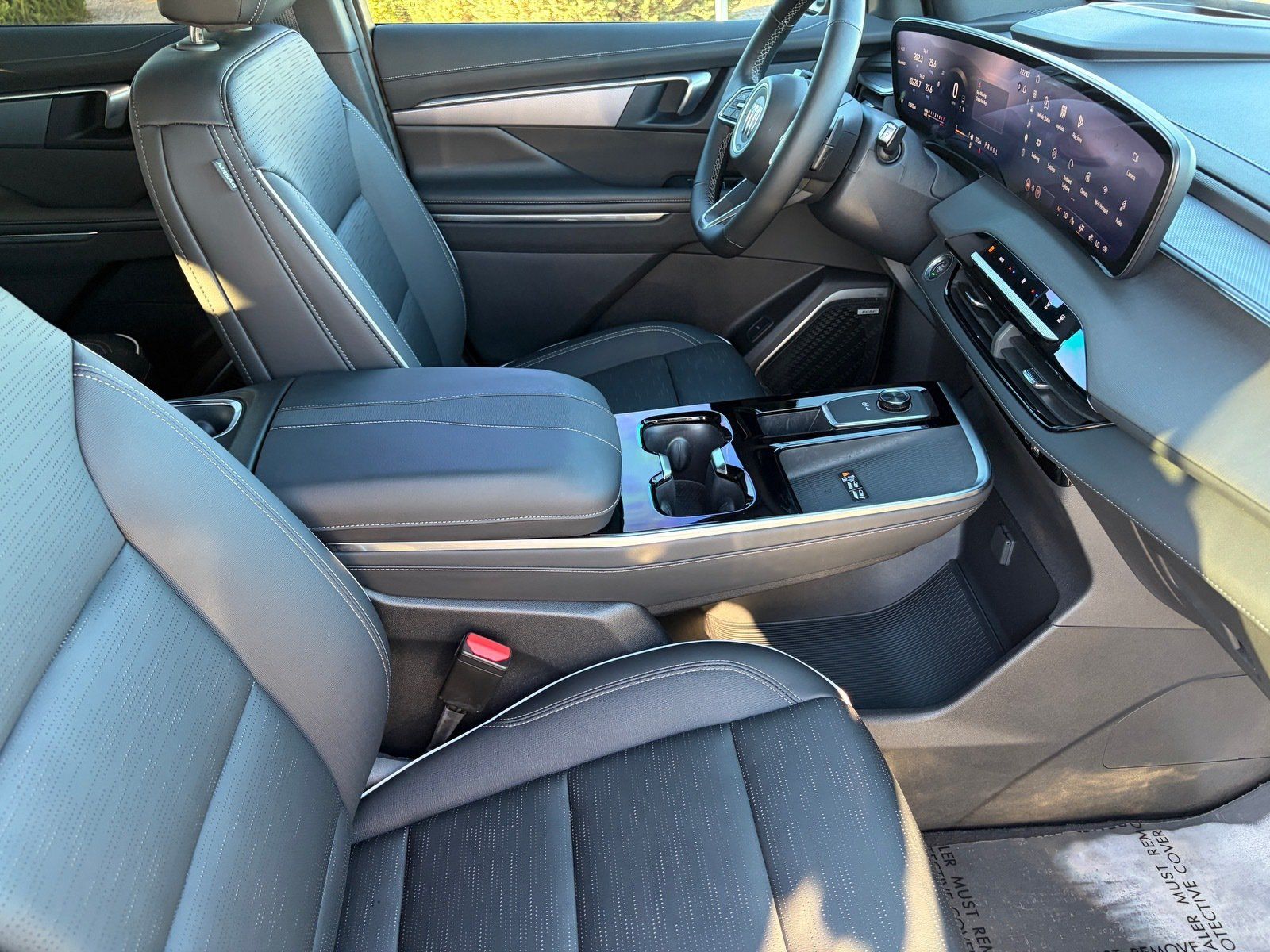 Used 2025 Buick Enclave Sport Touring w/ Power Package FWD image 11