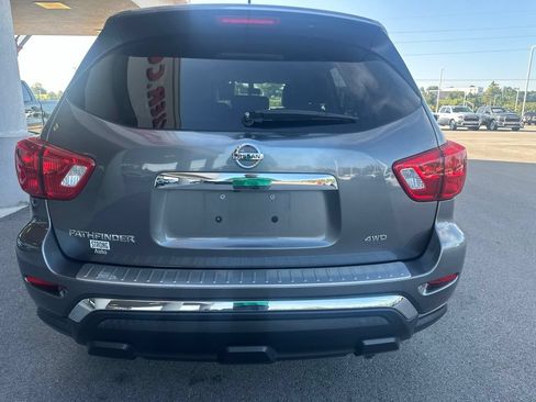 Used 2017 Nissan Pathfinder S AWD/4WD image 6