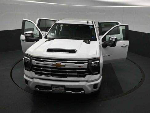 New 2026 Chevrolet Silverado 2500 LT w/ Z71 Chrome Sport Edition AWD/4WD image 31
