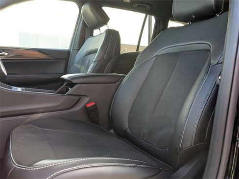 New 2025 Jeep Grand Cherokee Altitude image 14