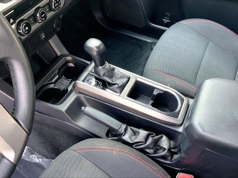 Used 2017 Toyota Tacoma SR5 image 14