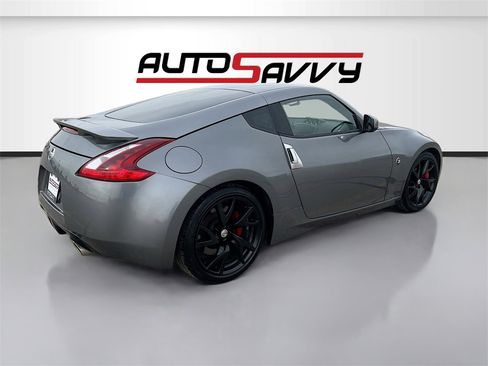 Used 2020 Nissan 370Z w/ Sport Package image 7