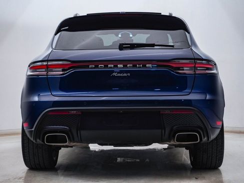 Certified 2025 Porsche Macan image 9
