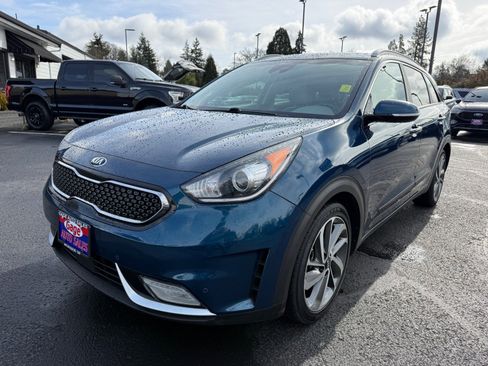 Used 2018 Kia Niro Touring image 2