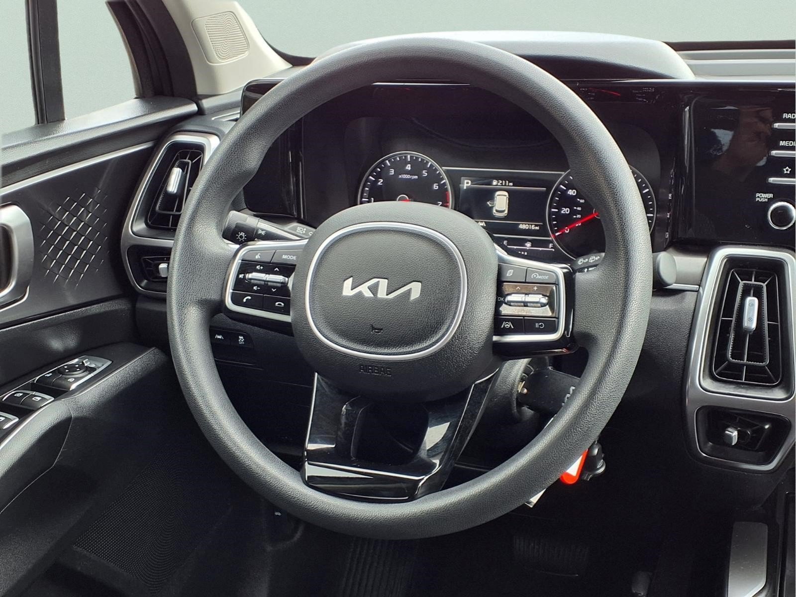 Used 2022 Kia Sorento LX FWD image 14