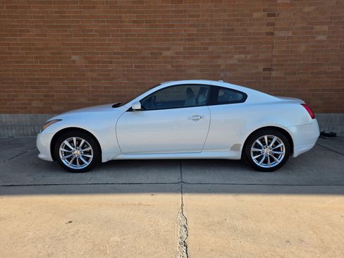 Used 2011 INFINITI G37 x Coupe w/ Premium Pkg AWD/4WD image 5