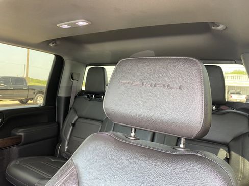 Used 2020 GMC Sierra 2500 Denali w/ Denali Ultimate Package AWD/4WD image 13