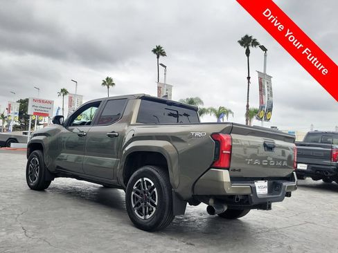 Used 2024 Toyota Tacoma TRD Sport w/ TRD Sport Premium Package AWD/4WD image 2
