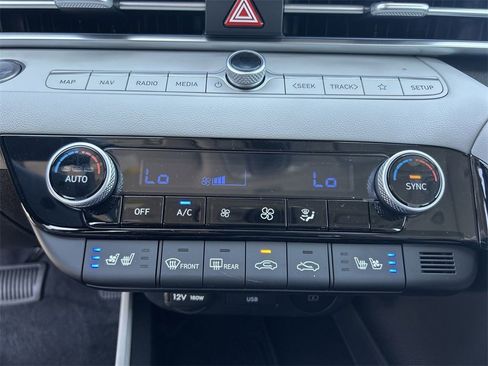 New 2025 Hyundai Elantra Limited image 26