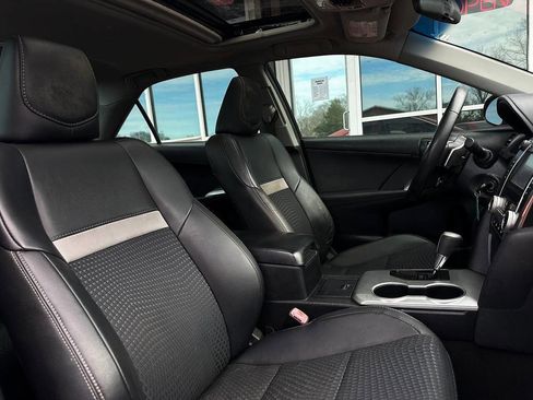 Used 2013 Toyota Camry SE image 22