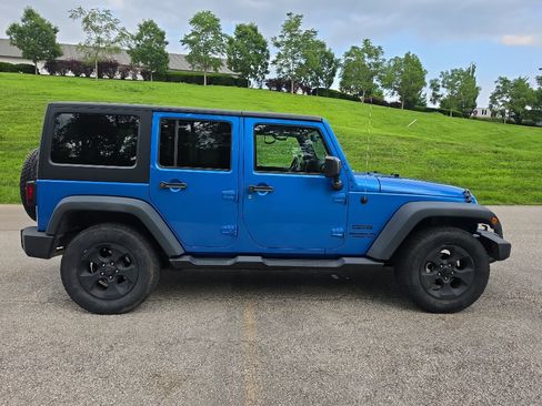 Used 2015 Jeep Wrangler Unlimited Sport w/ Quick Order Package 24S AWD/4WD image 6