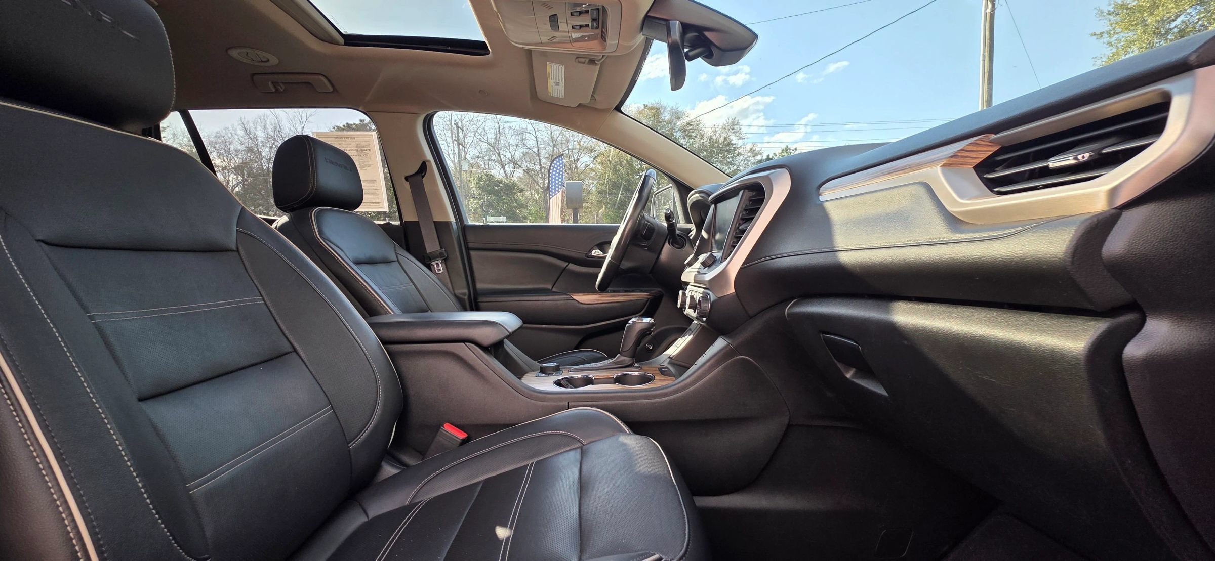 Used 2019 GMC Acadia Denali AWD/4WD image 14