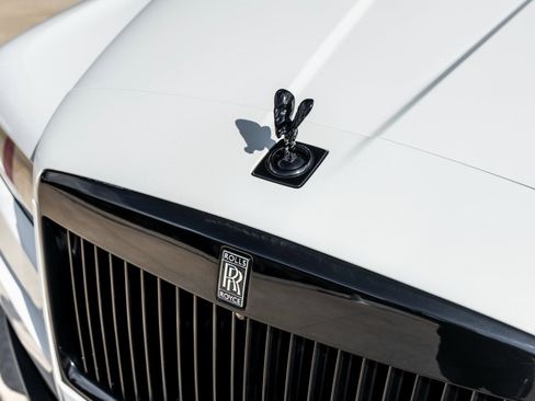 Used 2019 Rolls-Royce Cullinan image 18