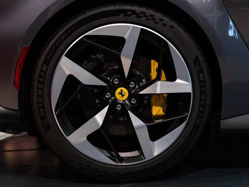 Certified 2025 Ferrari 12Cilindri RWD image 16