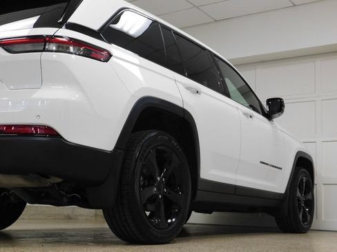 Used 2023 Jeep Grand Cherokee Altitude AWD/4WD image 74