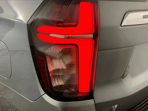 Used 2023 Chevrolet Suburban LS image 24