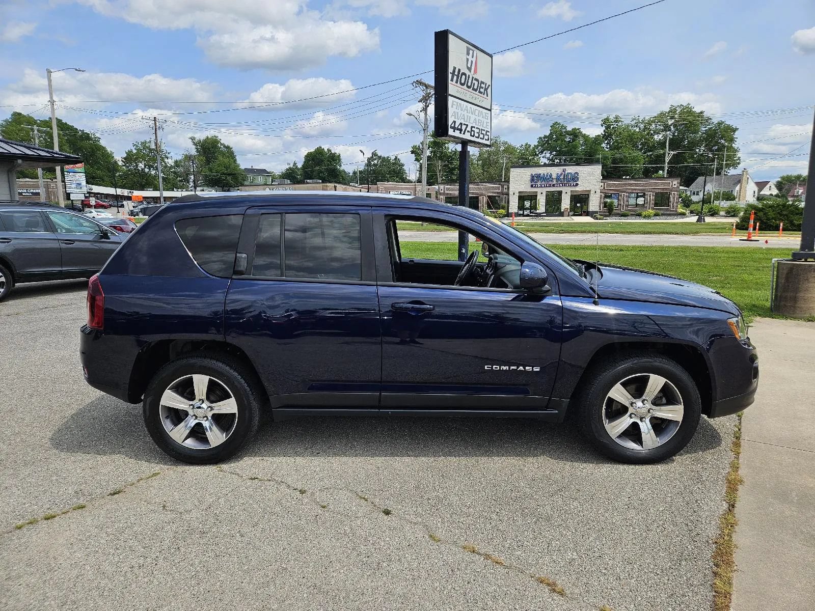 Used 2017 Jeep Compass High Altitude AWD/4WD image 5
