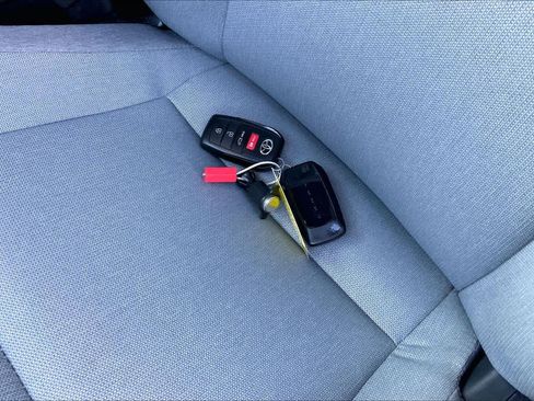 Used 2025 Toyota Camry LE image 14