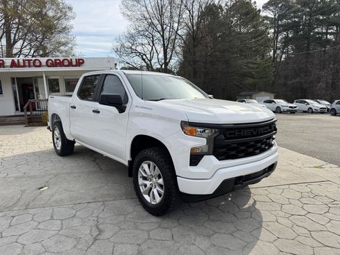 Used 2023 Chevrolet Silverado 1500 Custom image 1