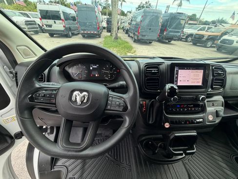 Used 2024 RAM ProMaster 2500 w/ Convenience Group FWD image 8