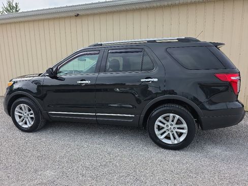 Used 2014 Ford Explorer XLT AWD/4WD image 10