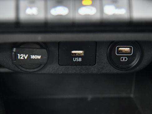 Used 2023 Hyundai Elantra SE image 21