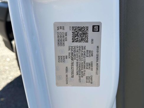 New 2025 Chevrolet Express 2500 Work Van w/ Safety Package image 26