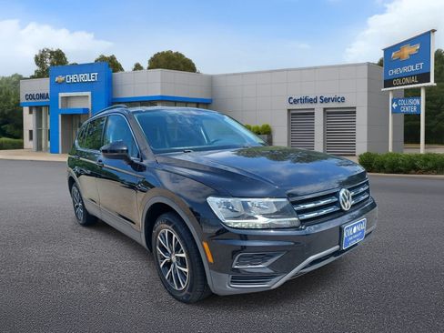 Used 2019 Volkswagen Tiguan SE w/ Panoramic Sunroof Package AWD/4WD image 2