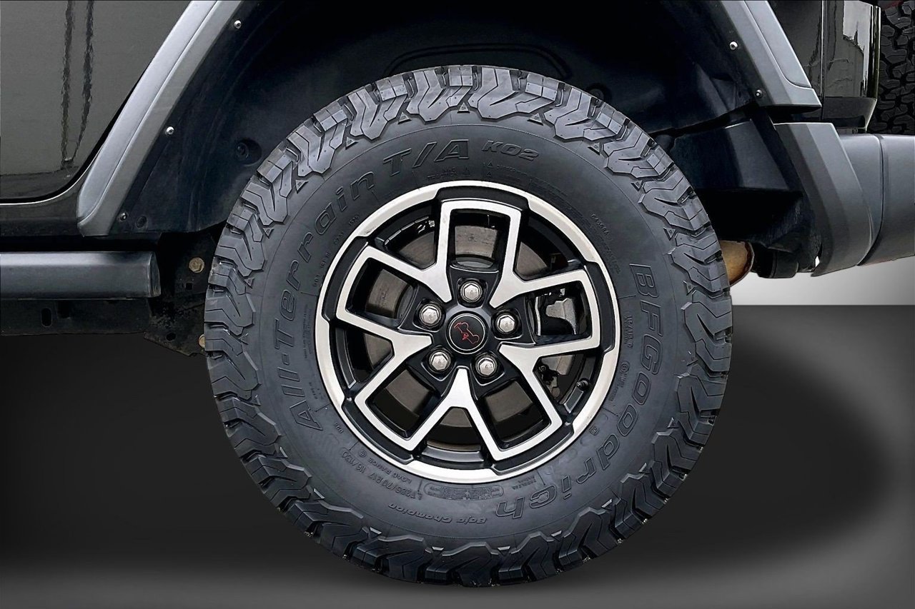 Certified 2024 Jeep Wrangler Unlimited Rubicon AWD/4WD image 33