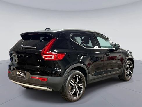 Used 2023 Volvo XC40 B4 Plus FWD image 10