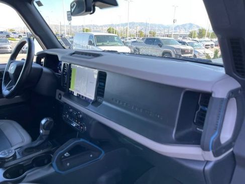 Used 2023 Ford Bronco Wildtrak AWD/4WD image 15