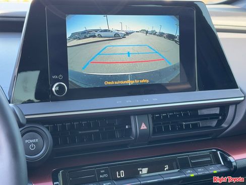 Used 2025 Toyota Prius Plug-In Hybrid image 25