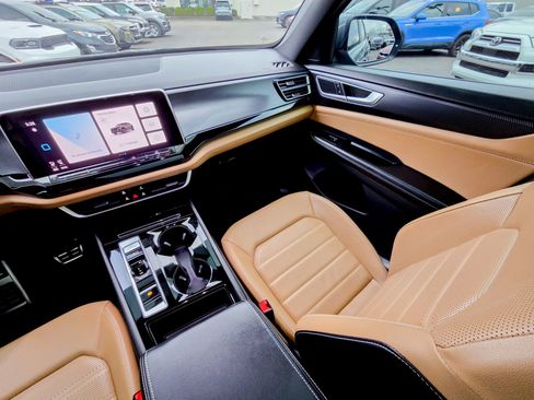 Used 2024 Volkswagen Atlas Cross Sport SEL R-Line image 22