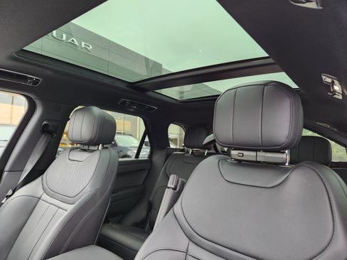 Used 2027 Land Rover Range Rover Sport SE AWD/4WD image 11