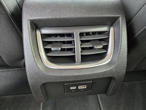 Used 2025 Chevrolet Blazer LT AWD/4WD image 17