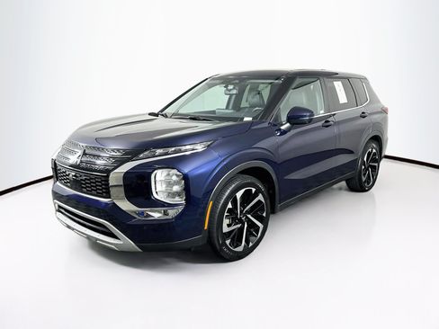 Used 2024 Mitsubishi Outlander SE FWD image 3