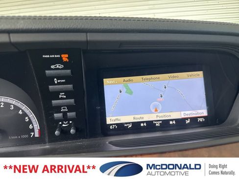 Used 2011 Mercedes-Benz S 550 4MATIC image 6