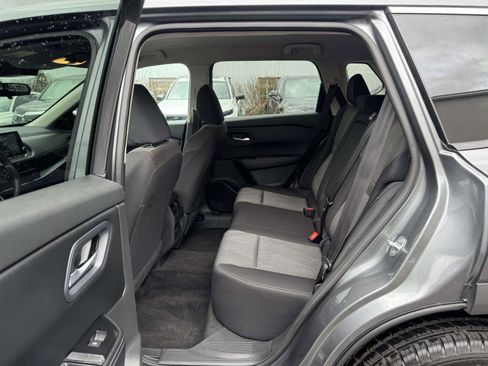 Used 2024 Nissan Rogue SV image 22