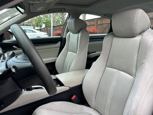 Used 2019 Honda Accord EX image 5