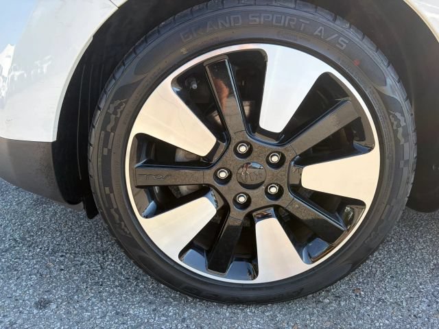 Used 2017 Kia Soul + w/ Designer's Package FWD image 9