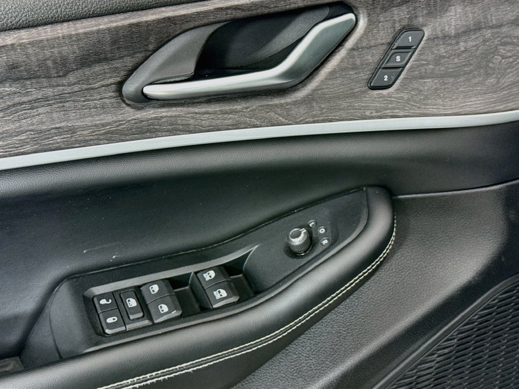 Used 2023 Jeep Grand Cherokee Limited RWD image 20