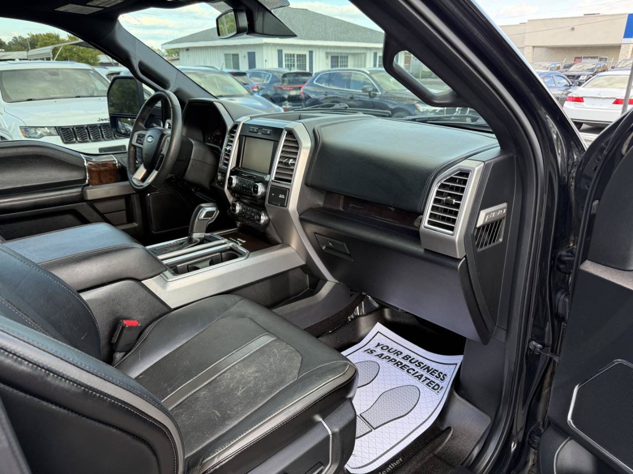 Used 2015 Ford F150 Platinum w/ Equipment Group 701A Luxury AWD/4WD image 12