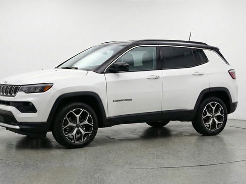 Used 2025 Jeep Compass Limited image 3