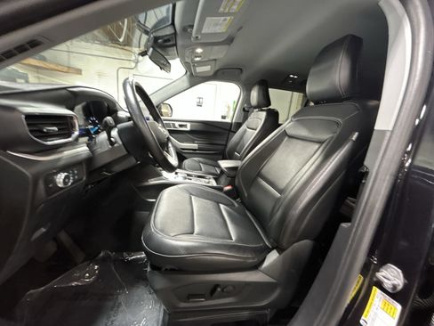 Used 2021 Ford Explorer XLT w/ Equipment Group 202A AWD/4WD image 20